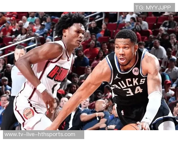 米德尔顿重返赛场半场表现抢眼贡献10分并助攻字母哥制造犯规