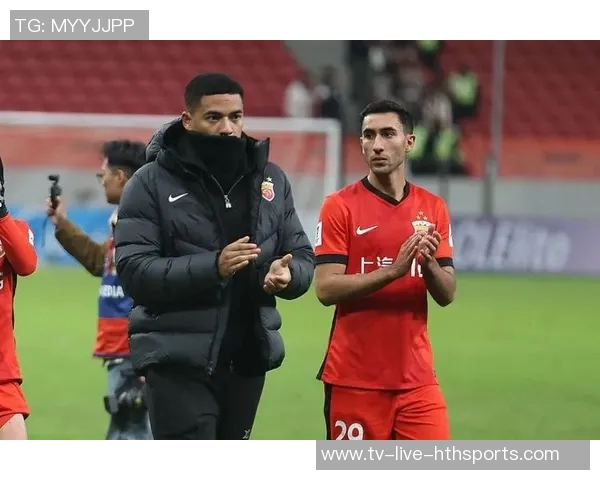 亚历斯祖告别上海海港正式加盟成都蓉城开启新征程